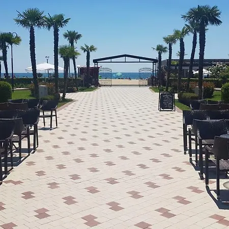 Private In The Best - Family - Beachfront Апартамент